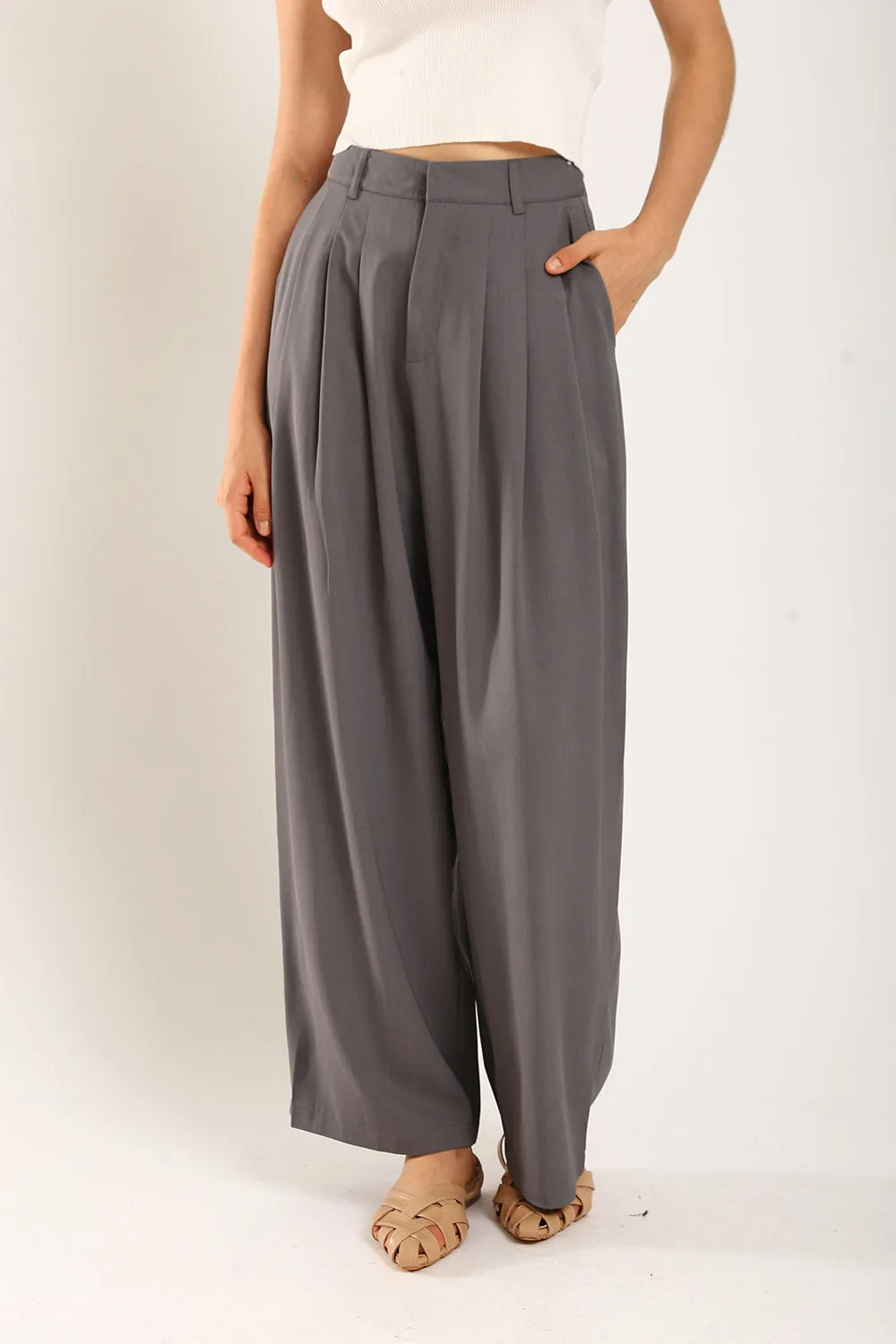 Claudette Relaxed Tailored Pants in Grey